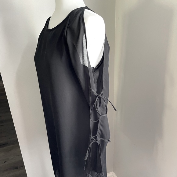 Missguided Open Tie Sleeve Dress - Picture 3 of 5